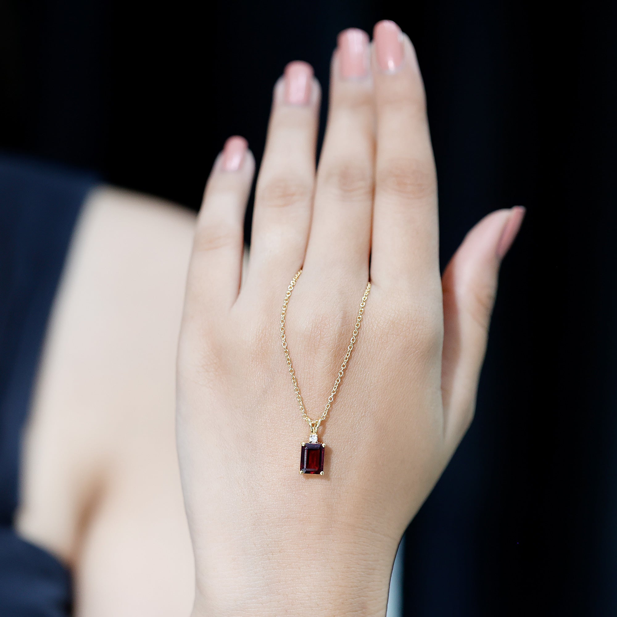 2 Karat Smaragdschliff Rhodolith Solitär Halskette mit Labor-Diamant